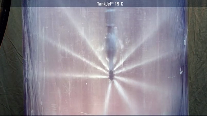 TankJet 19 Tank Cleaner spraying