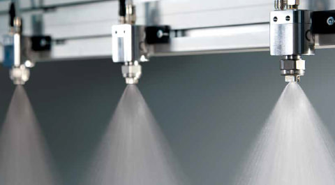 Düsen, die vom Kopf aus sprühen