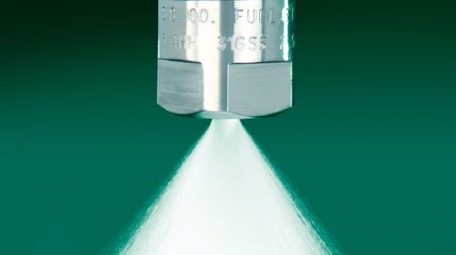 boquilla FullJet de acero inoxidable de cono lleno pulverizando agua