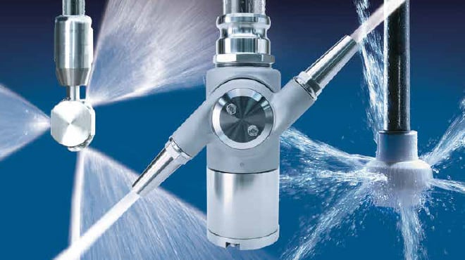 Productos de limpieza de tanques rociando agua