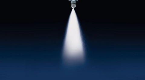 1/4J air atomizing nozzle spraying water