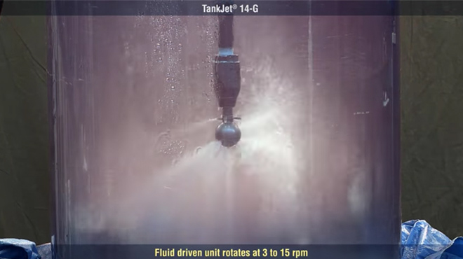 Fluid Driven Tank Cleaners TankJet 14 and 16 spraying